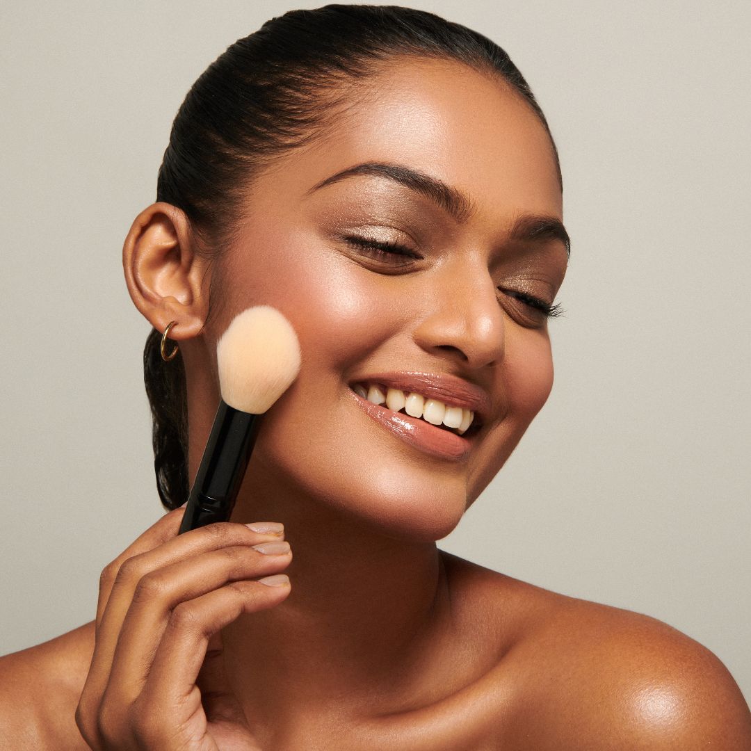 7 Best Tips For Doing Makeup For Acne-Prone Skin